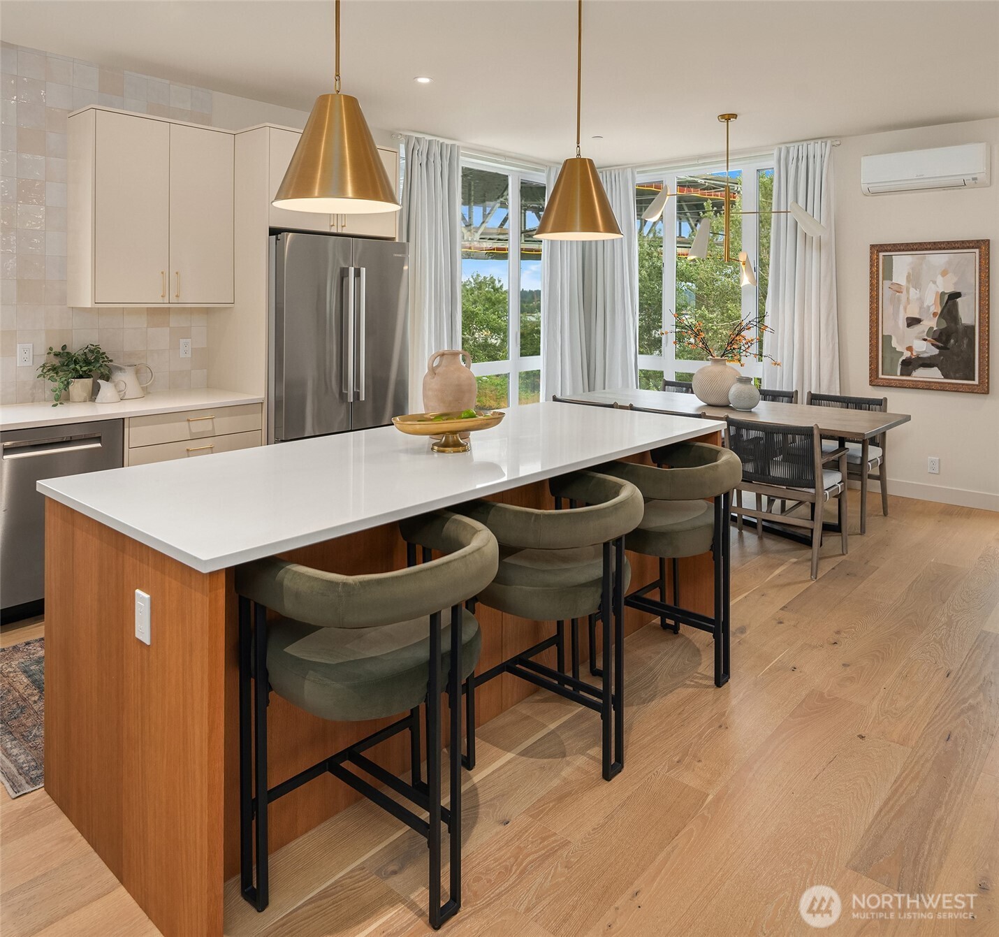 454 NE 40th Street
