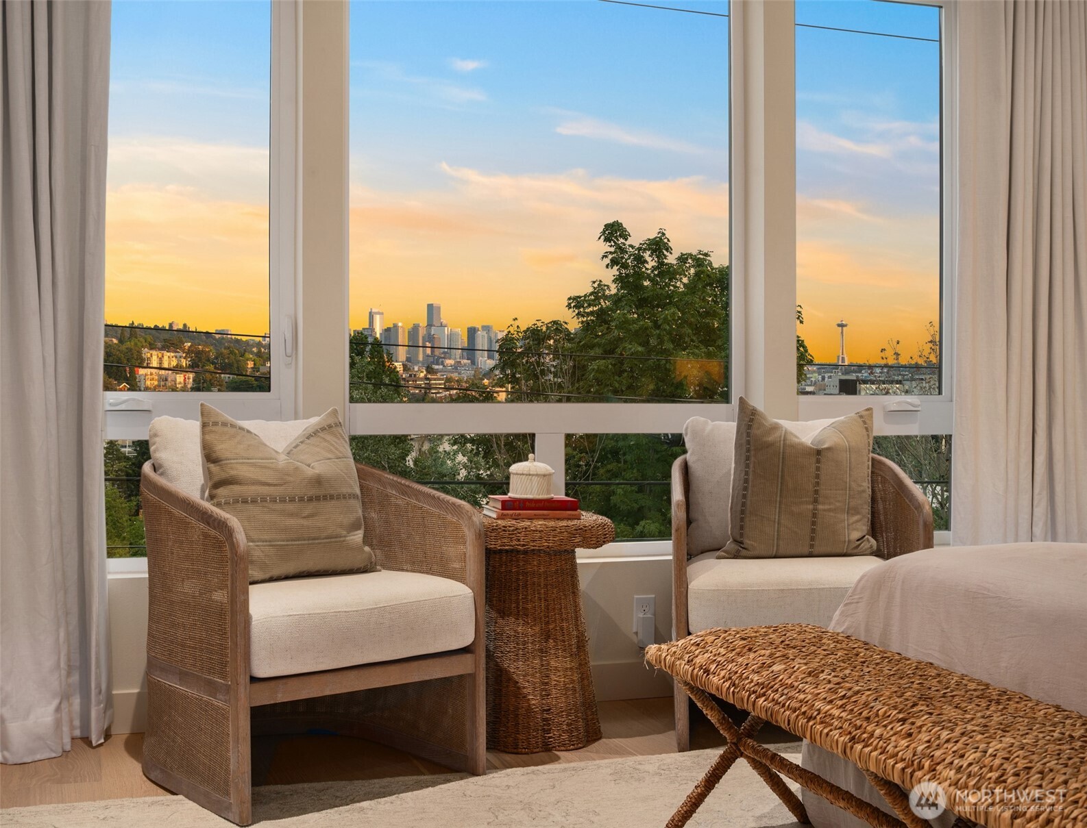 454 NE 40th Street