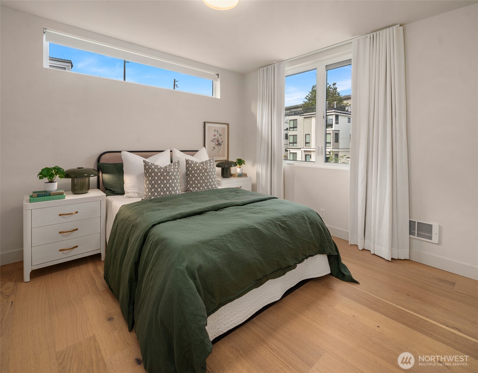 454 NE 40th Street