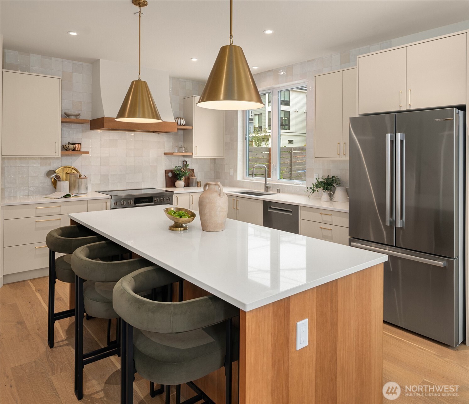 454 NE 40th Street