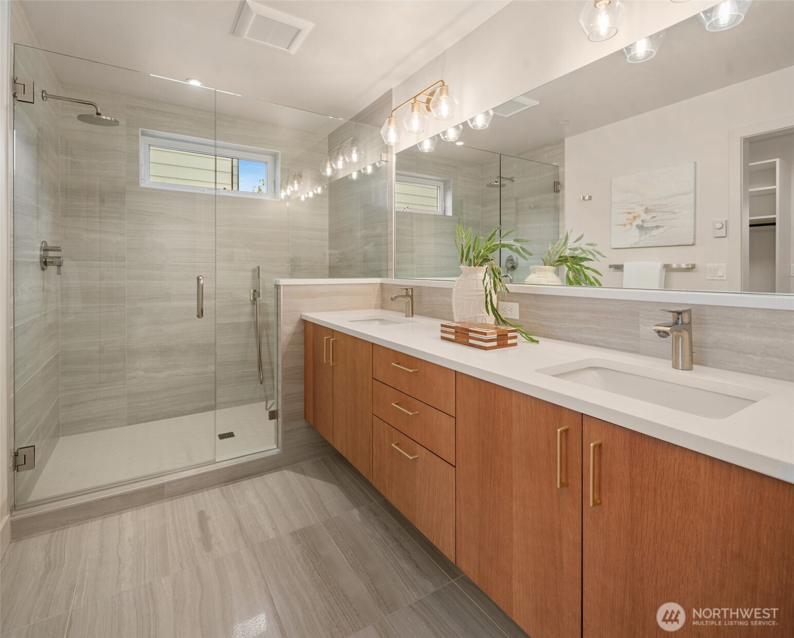 454 NE 40th Street