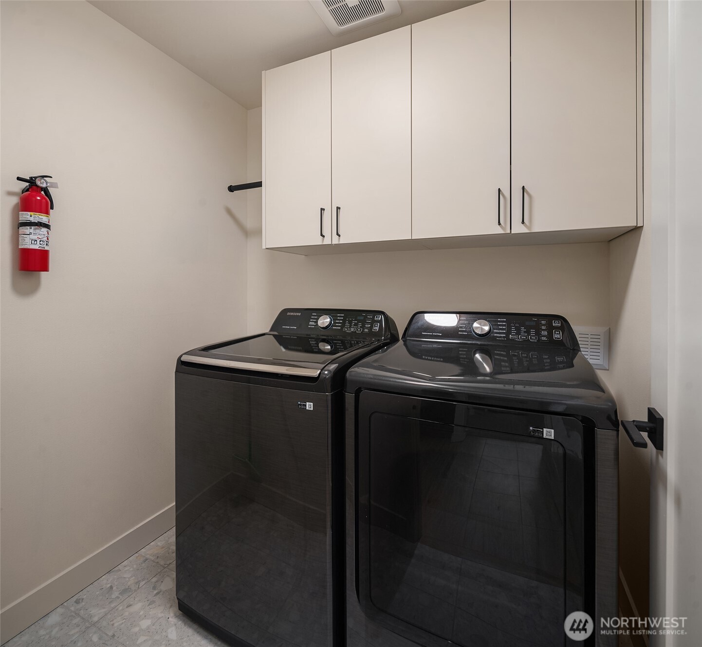 454 NE 40th Street