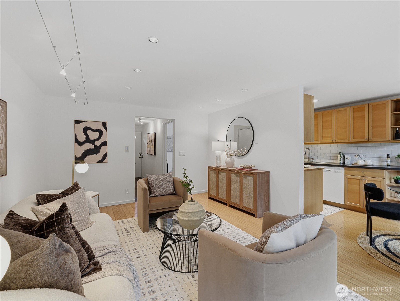 8701 35th Avenue NE Unit: Apt 4