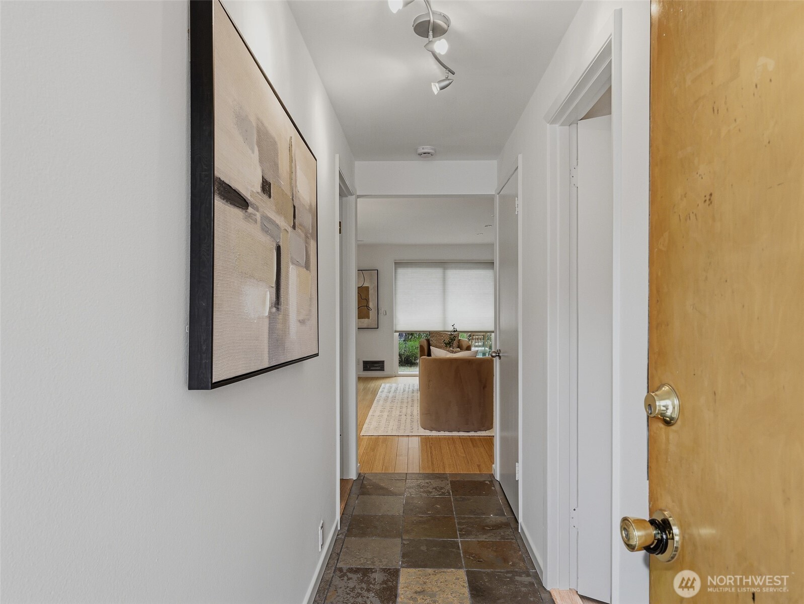 8701 35th Avenue NE Unit: Apt 4