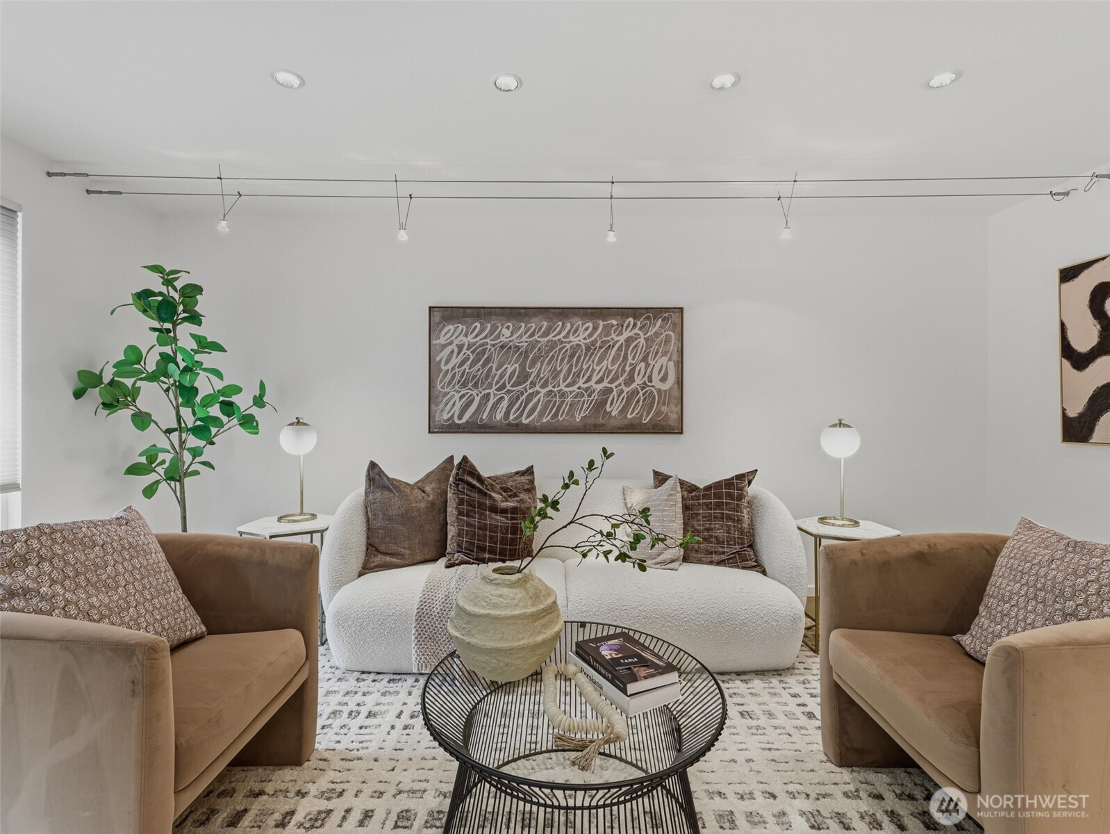 8701 35th Avenue NE Unit: Apt 4