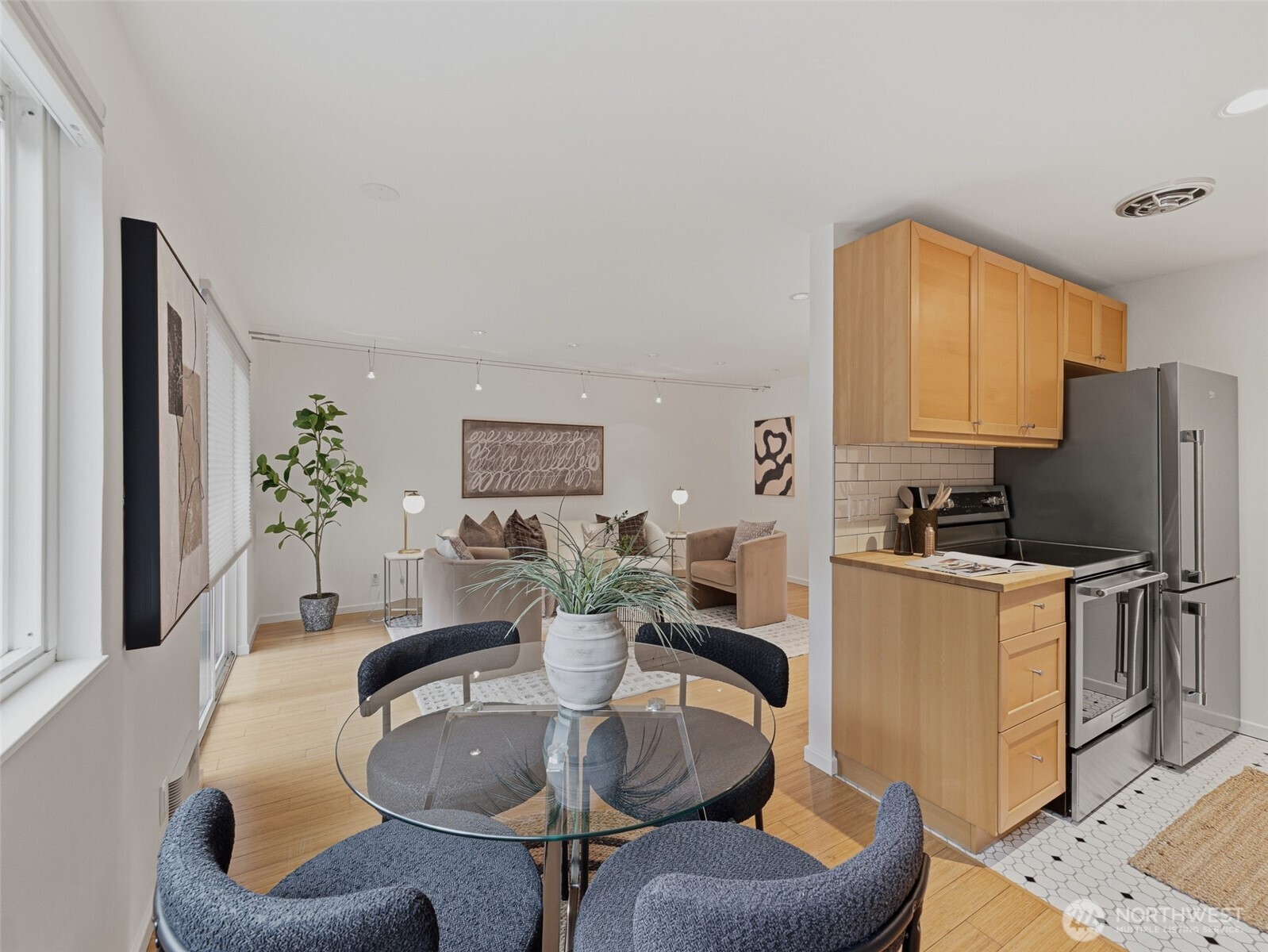 8701 35th Avenue NE Unit: Apt 4
