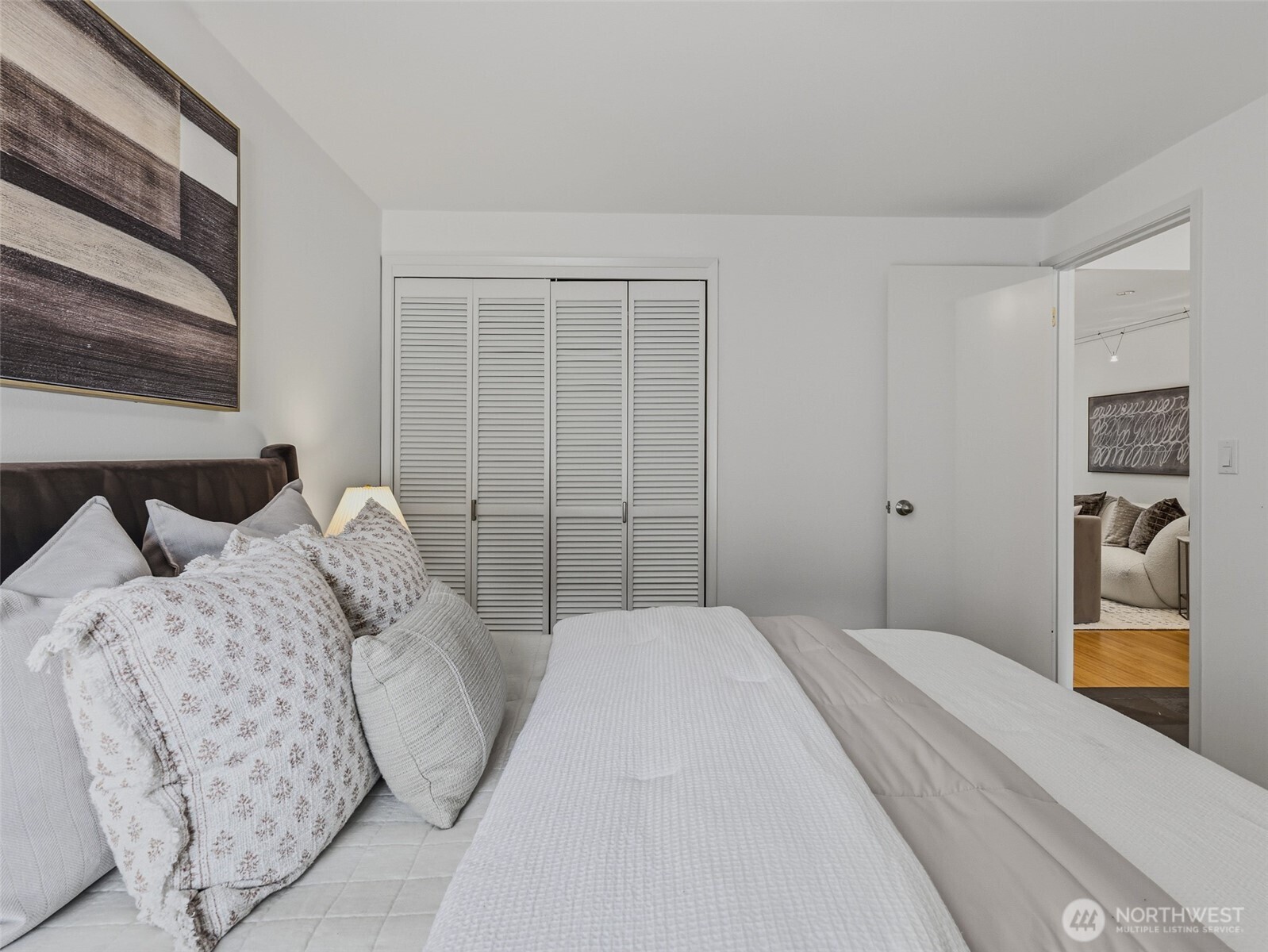 8701 35th Avenue NE Unit: Apt 4