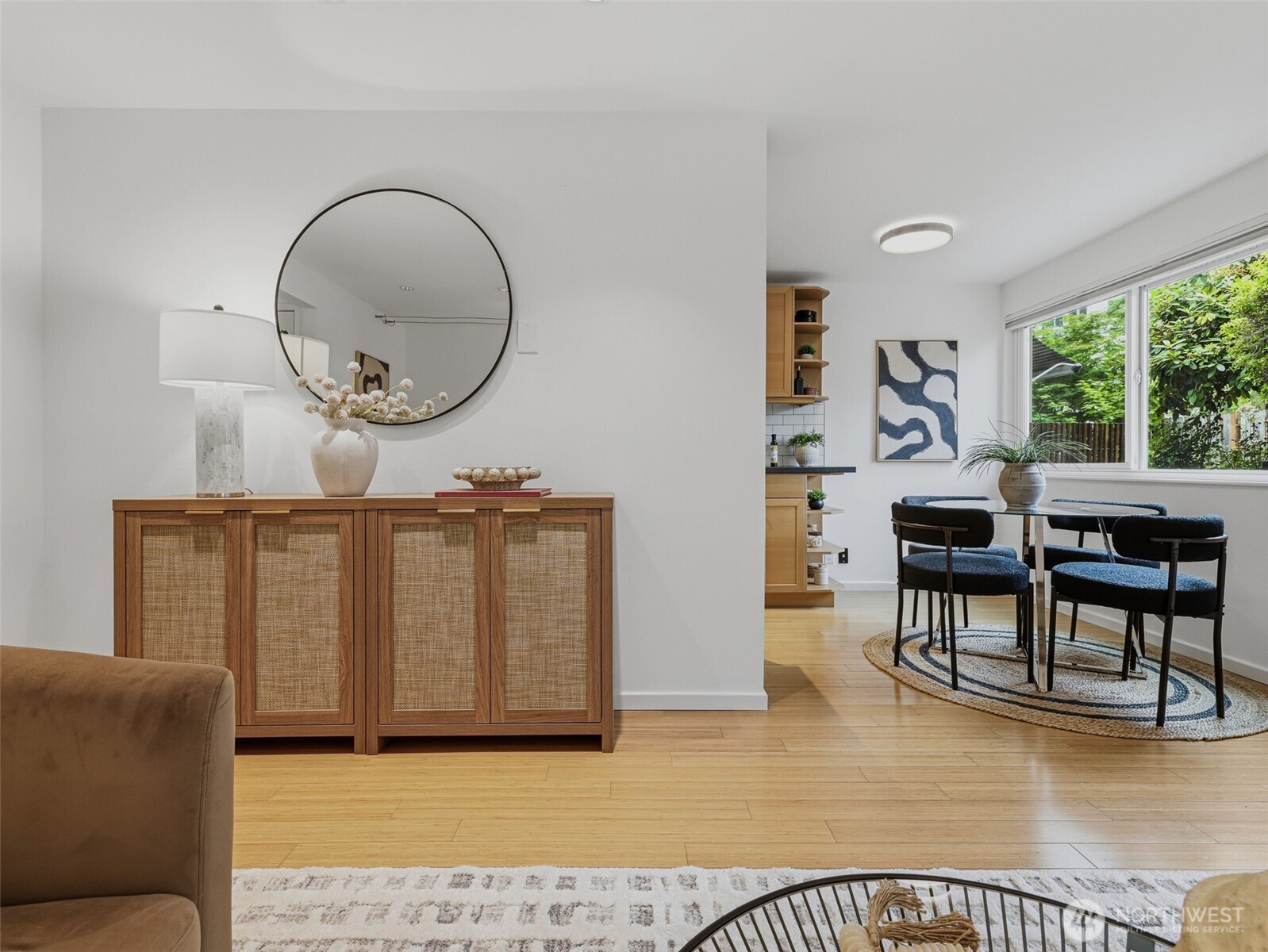 8701 35th Avenue NE Unit: Apt 4