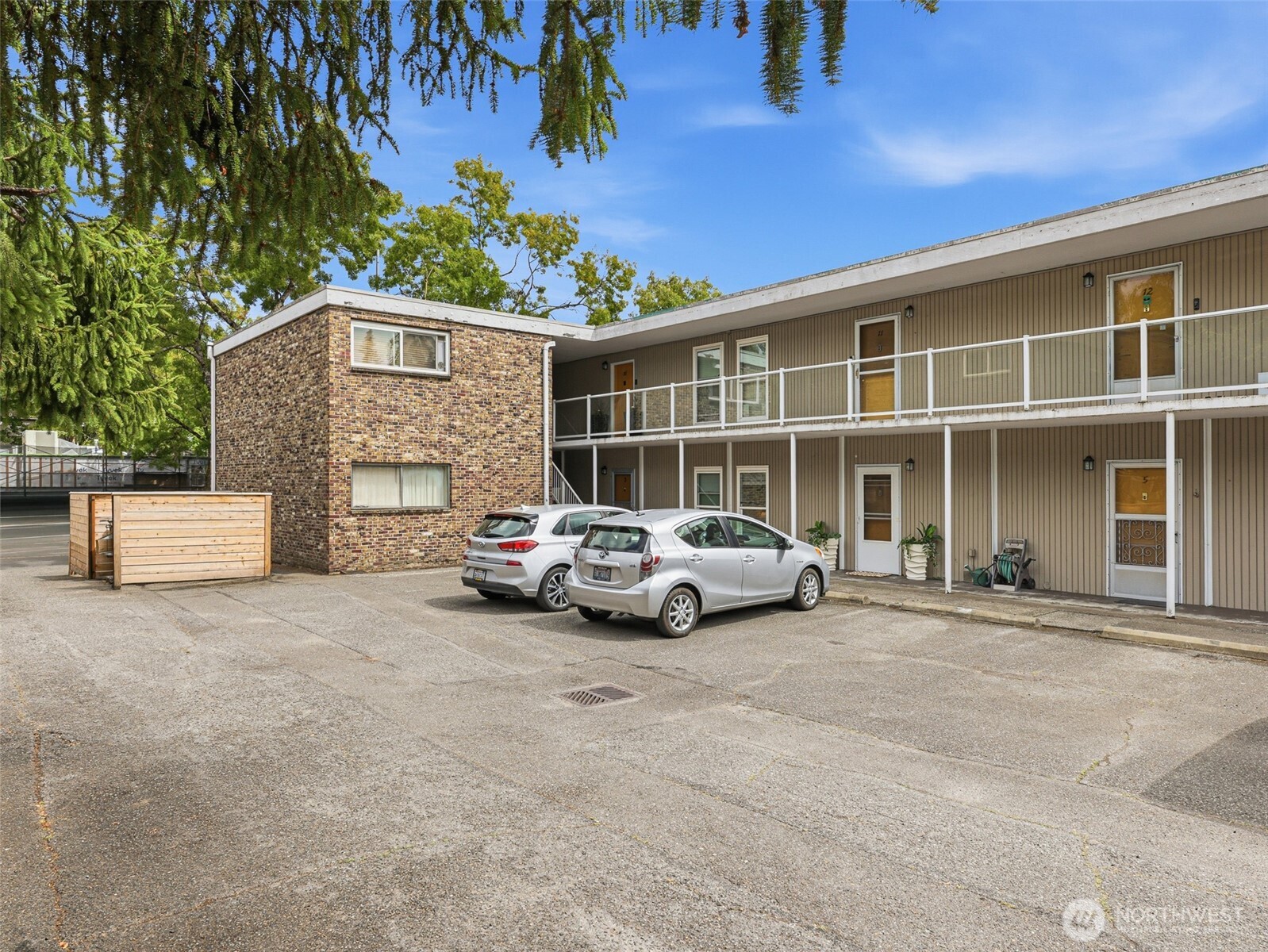 8701 35th Avenue NE Unit: Apt 4