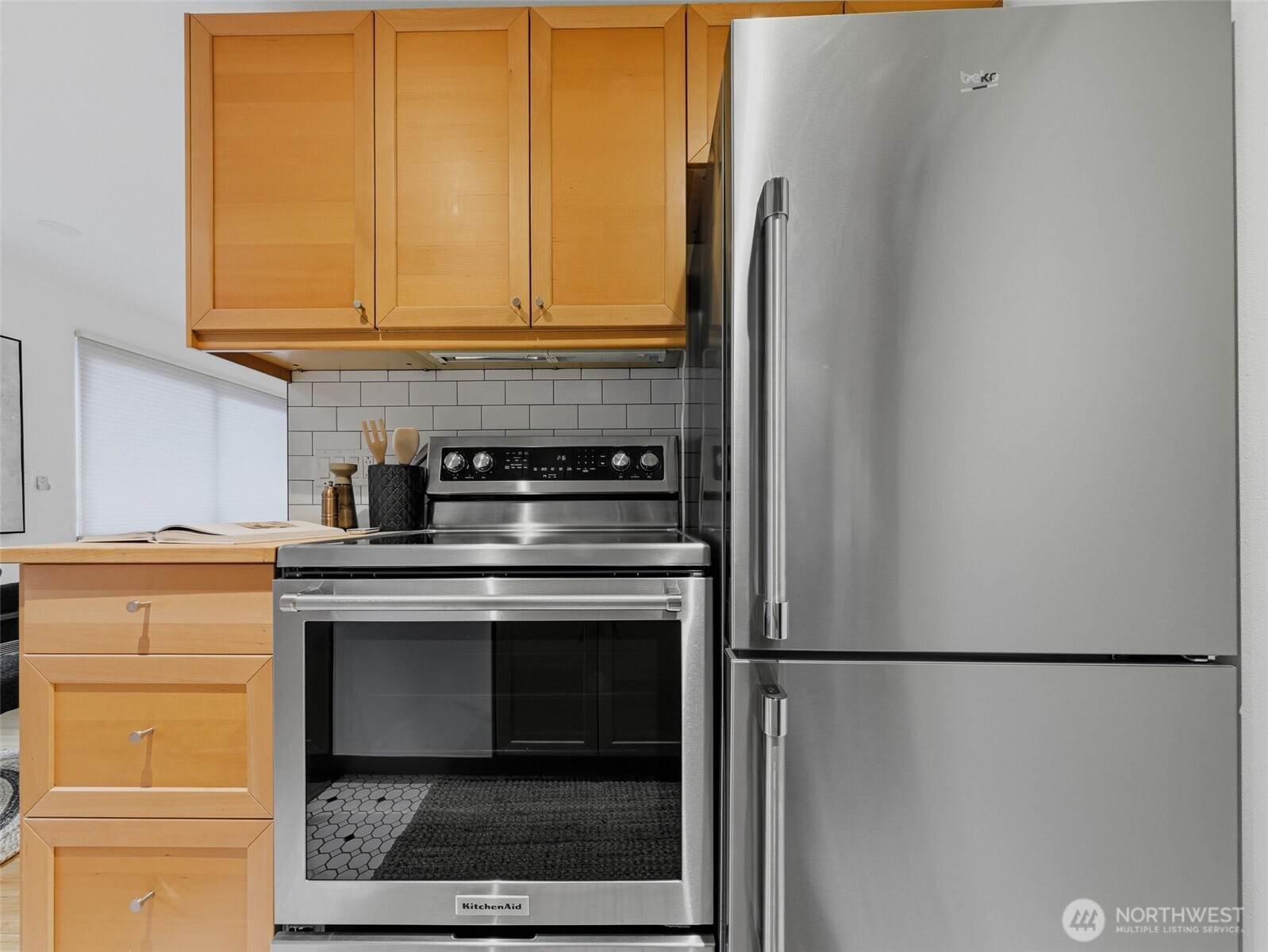 8701 35th Avenue NE Unit: Apt 4