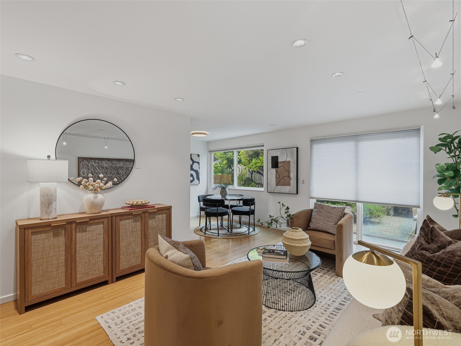 8701 35th Avenue NE Unit: Apt 4