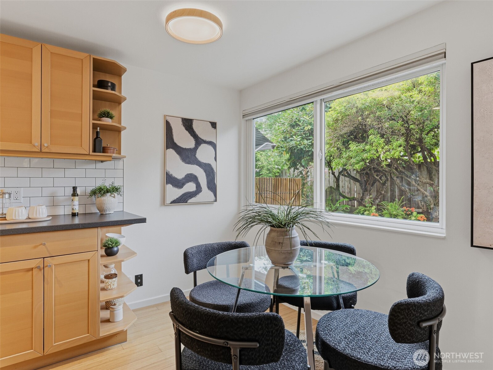 8701 35th Avenue NE Unit: Apt 4