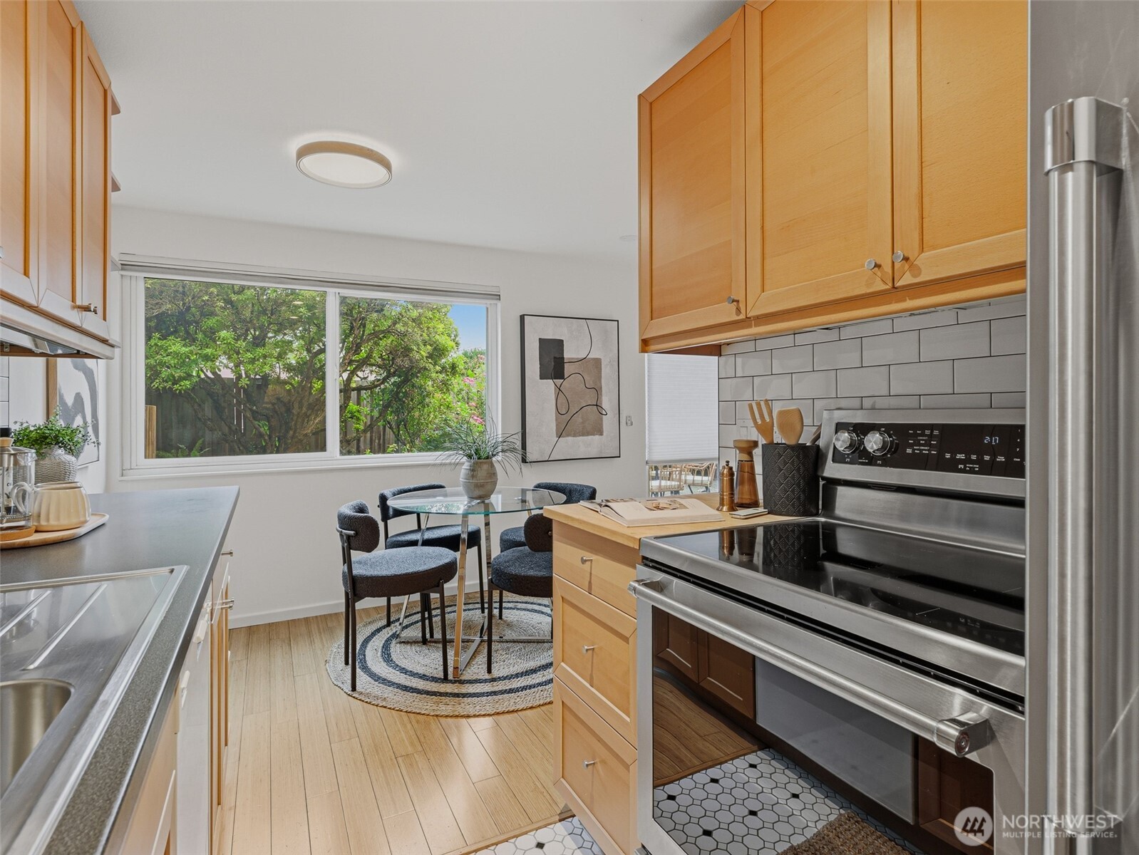 8701 35th Avenue NE Unit: Apt 4
