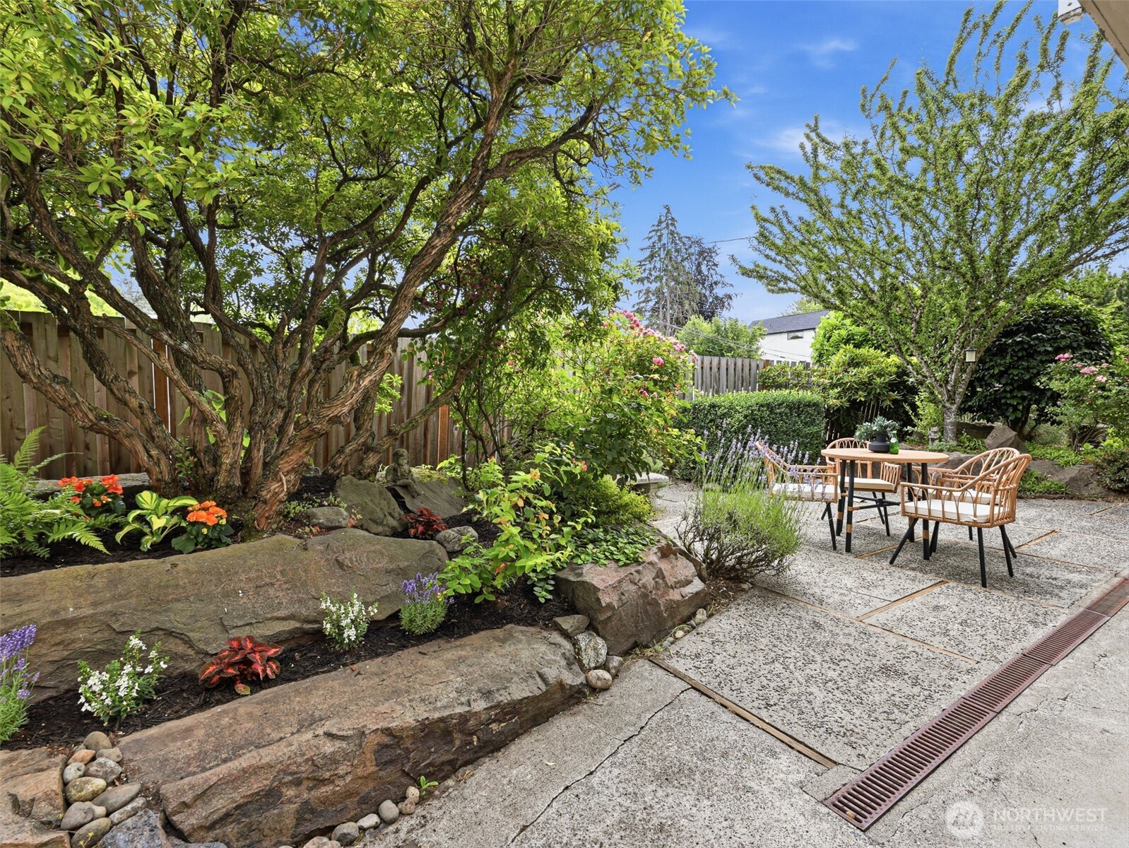 8701 35th Avenue NE Unit: Apt 4