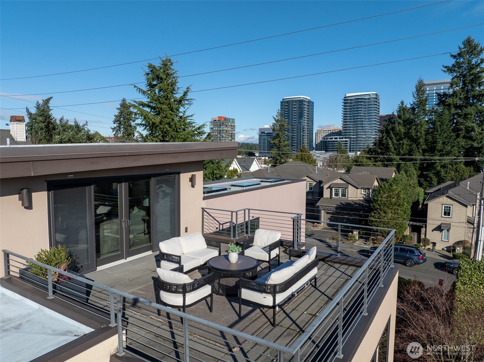 719 99th Avenue NE