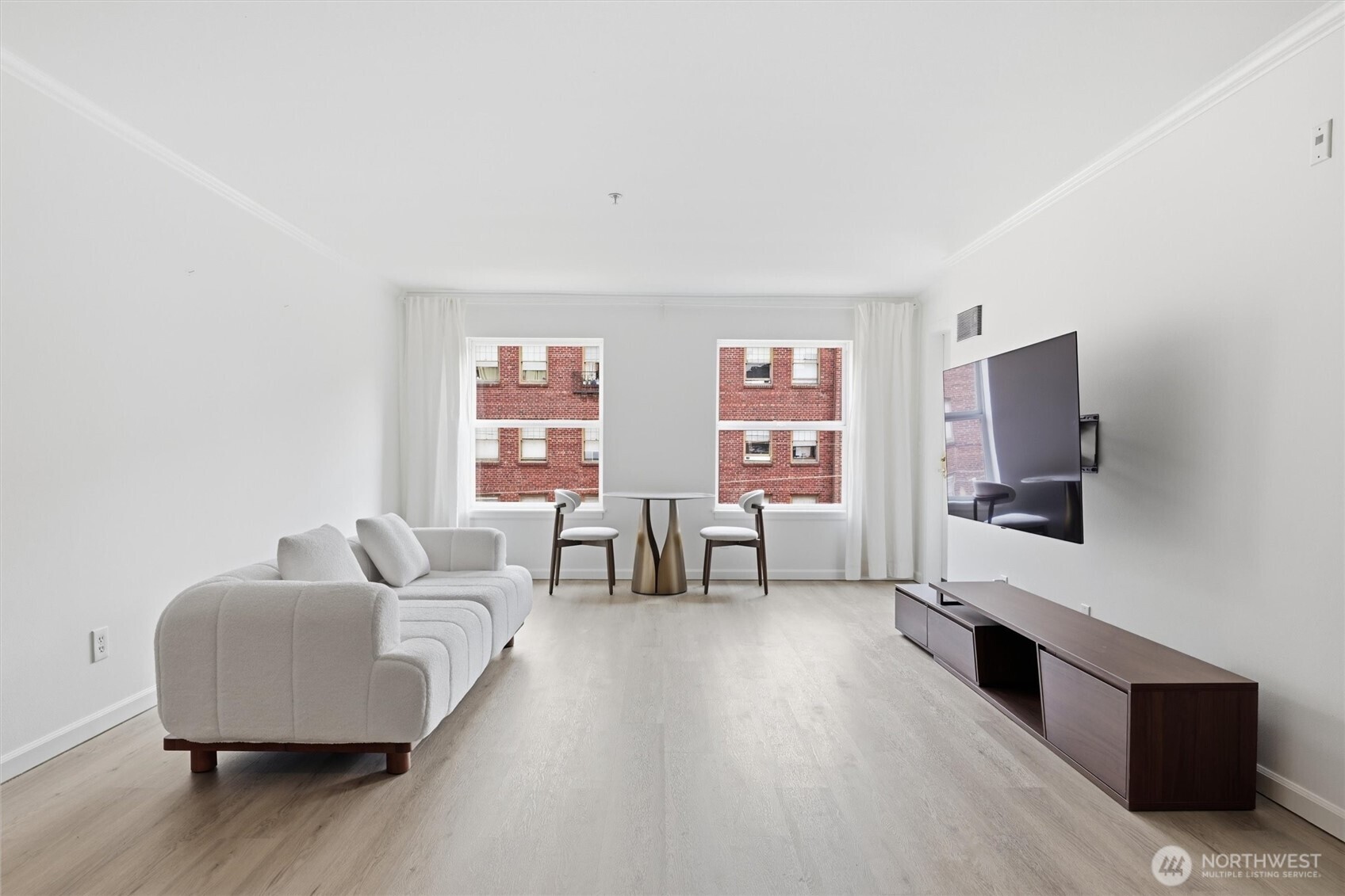 1417 Queen Anne Avenue N Unit: 303