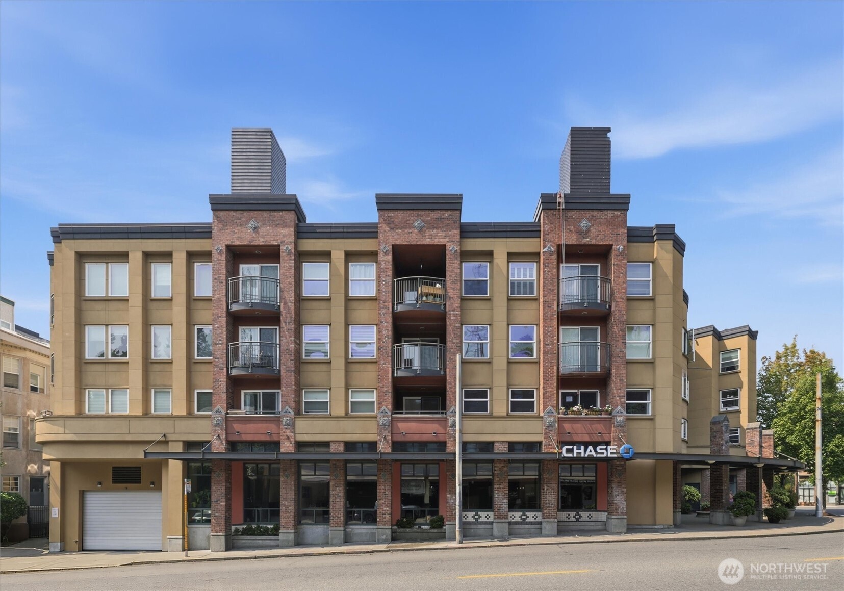 1417 Queen Anne Avenue N Unit: 303