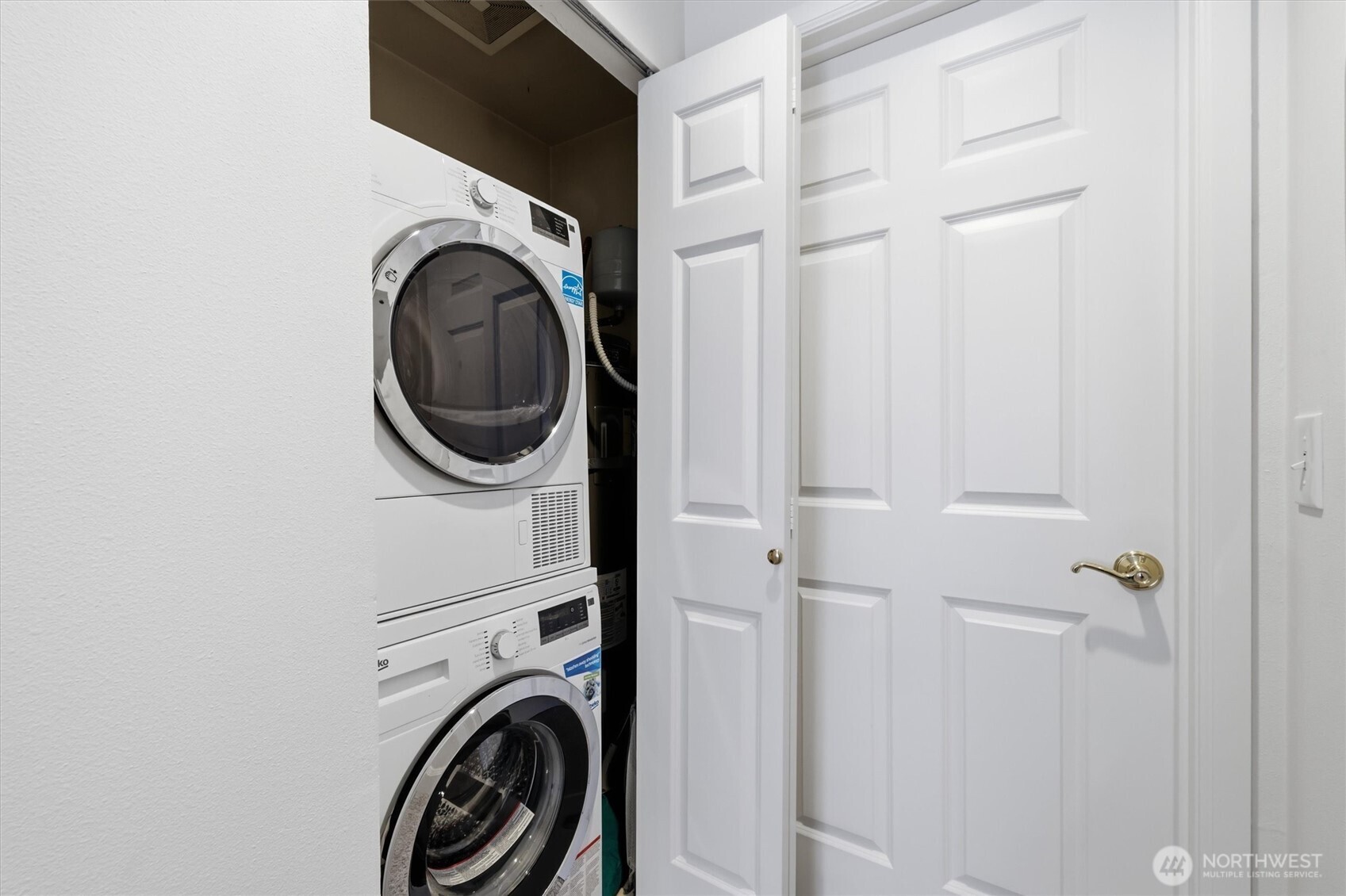 1417 Queen Anne Avenue N Unit: 303