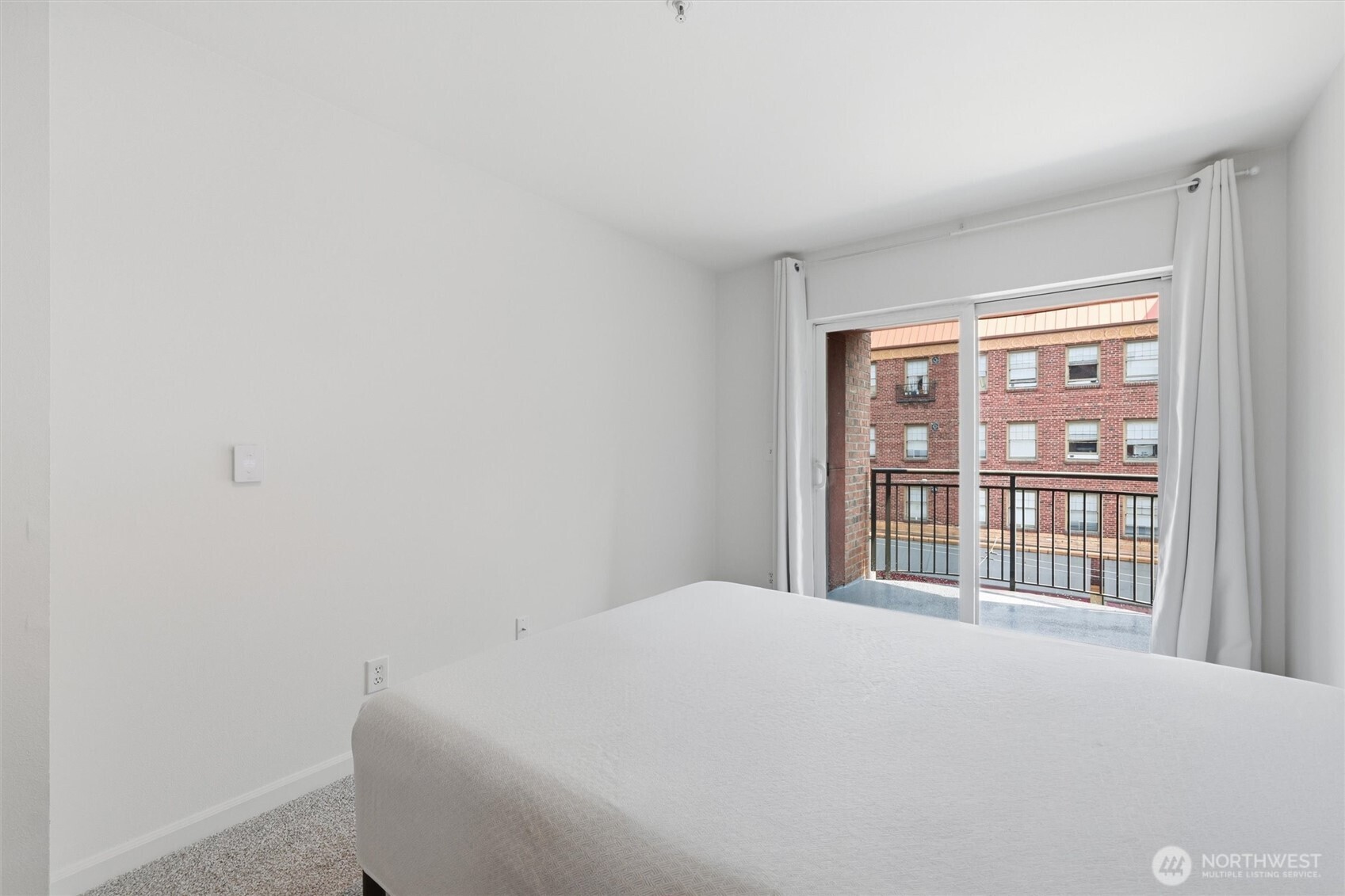 1417 Queen Anne Avenue N Unit: 303