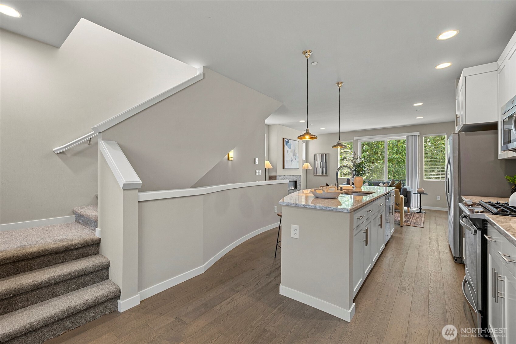 347 Vashon Court NE