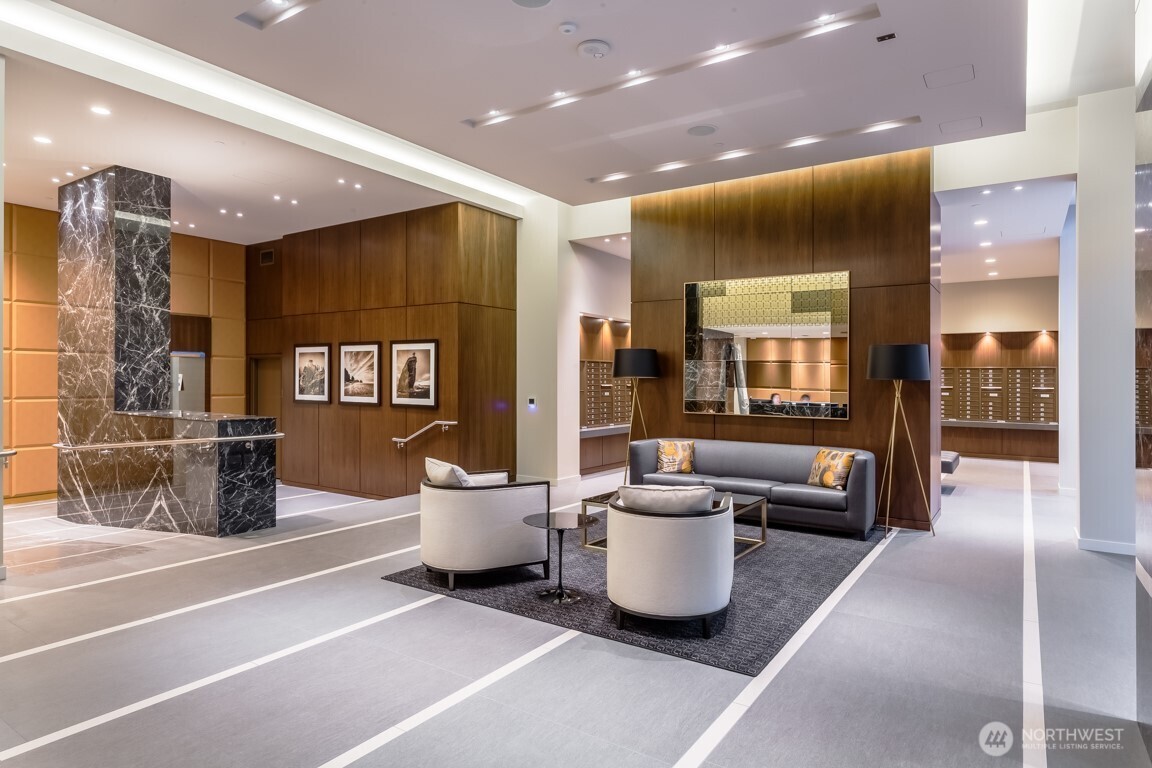583 Battery Street Unit: 2208N
