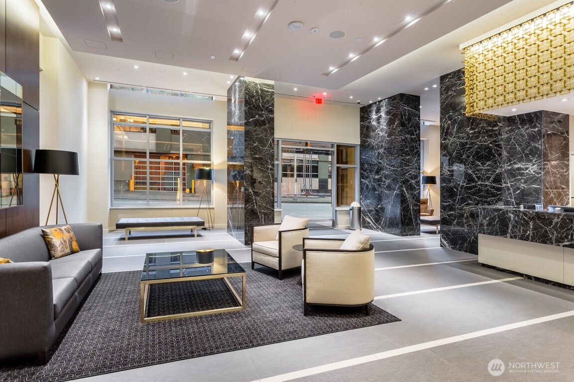 583 Battery Street Unit: 2208N