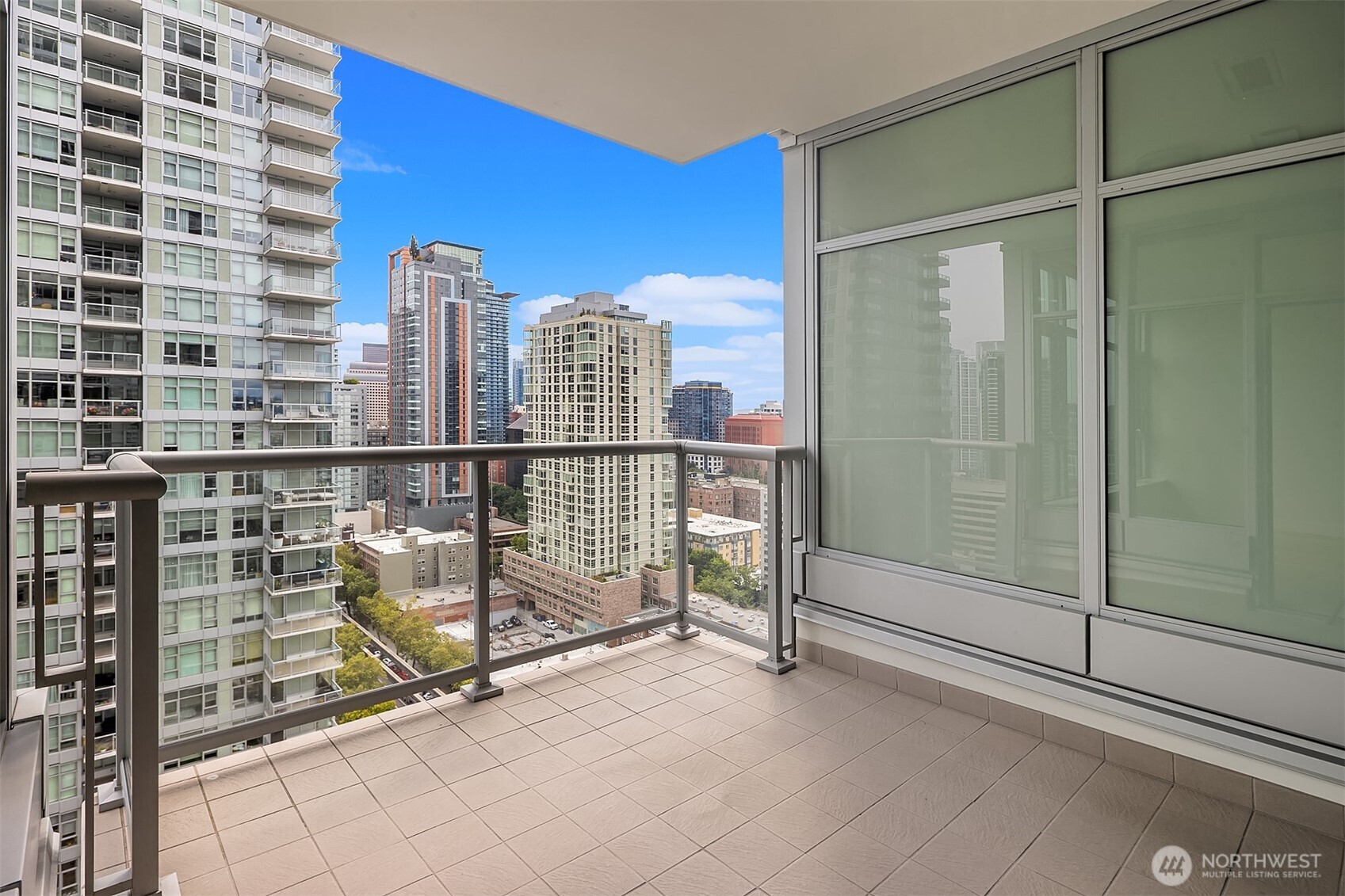 583 Battery Street Unit: 2208N