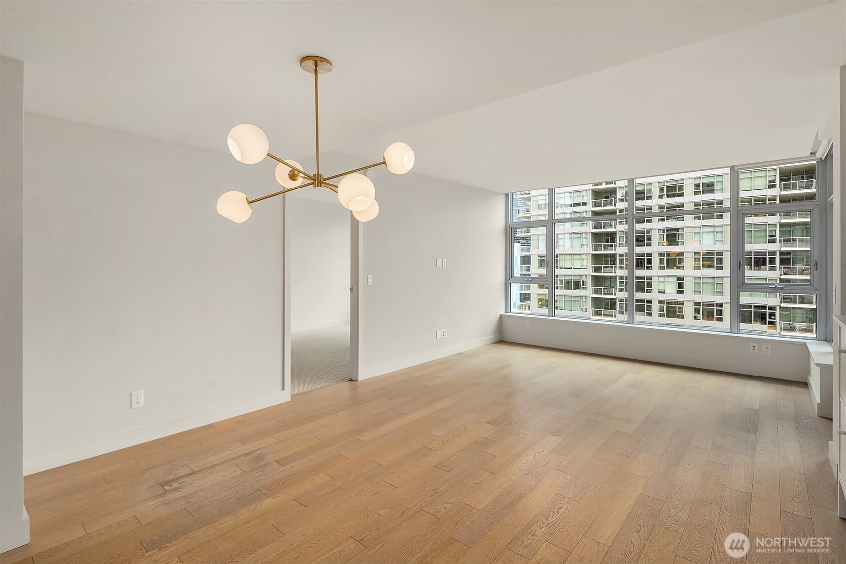 583 Battery Street Unit: 2208N