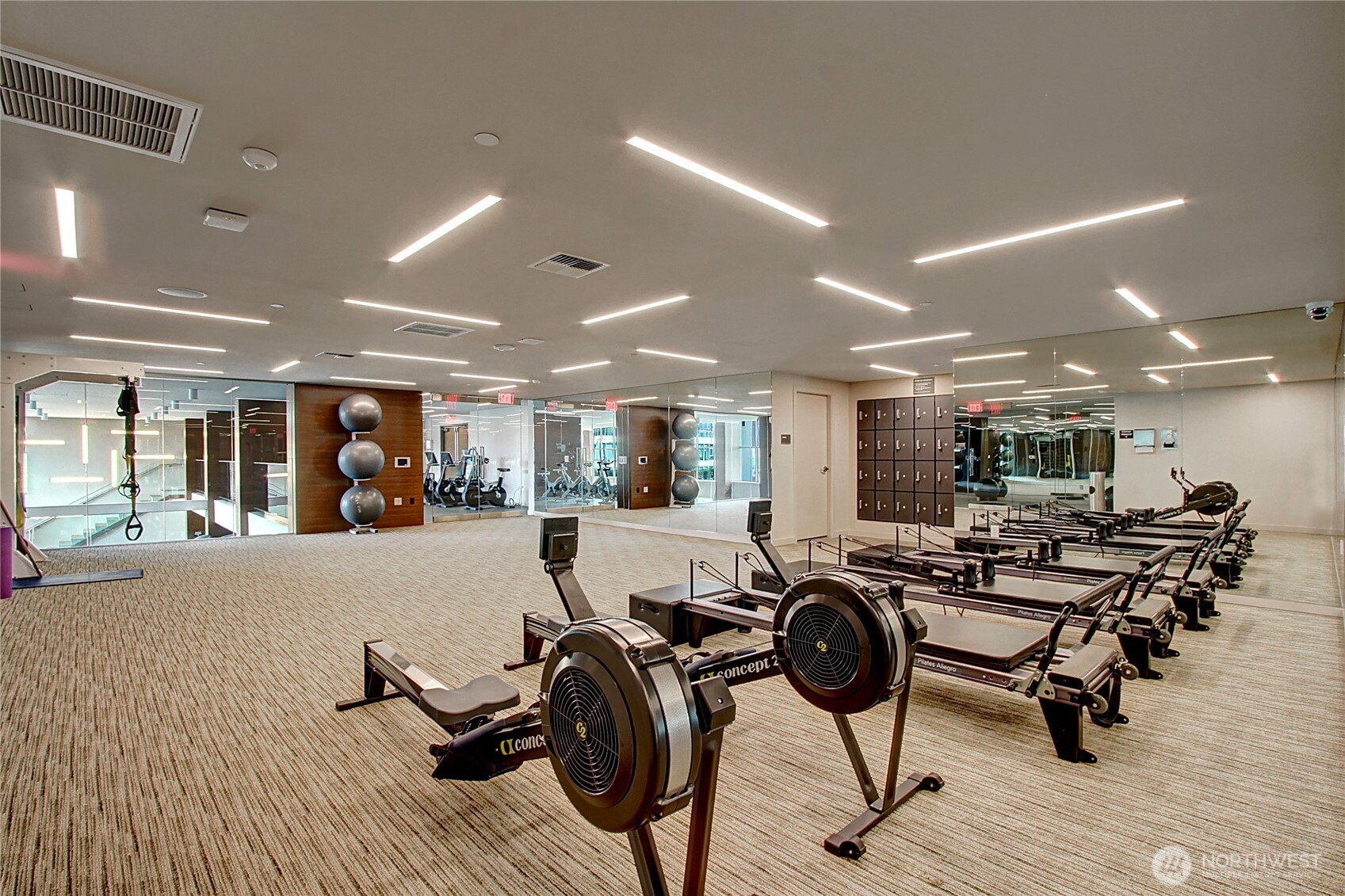 583 Battery Street Unit: 2208N