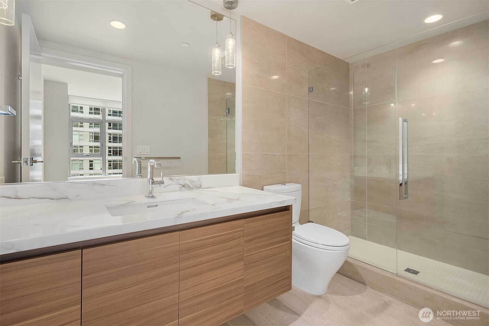 583 Battery Street Unit: 2208N