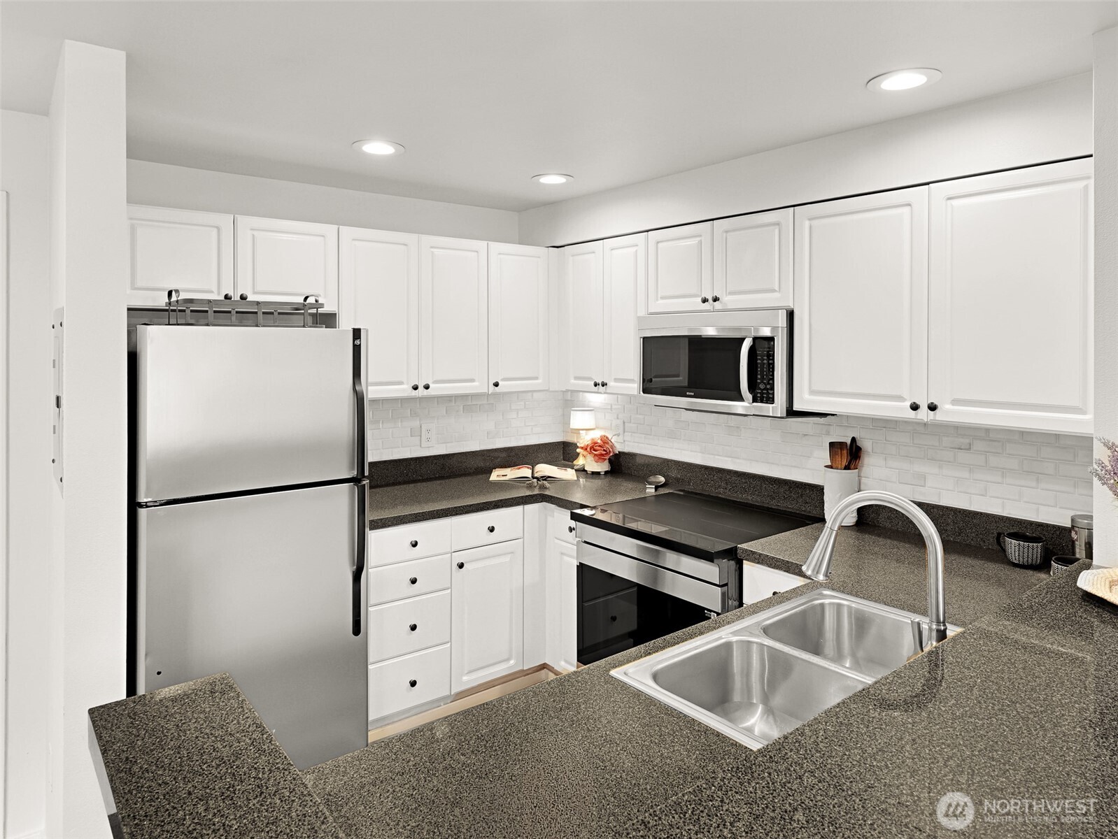 500 Aloha Street Unit: 305