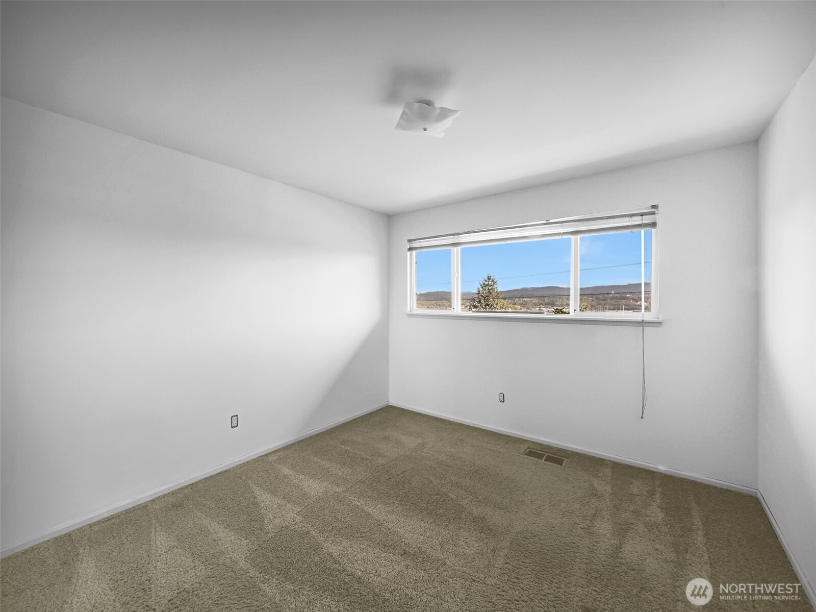 455 Seneca Avenue NW