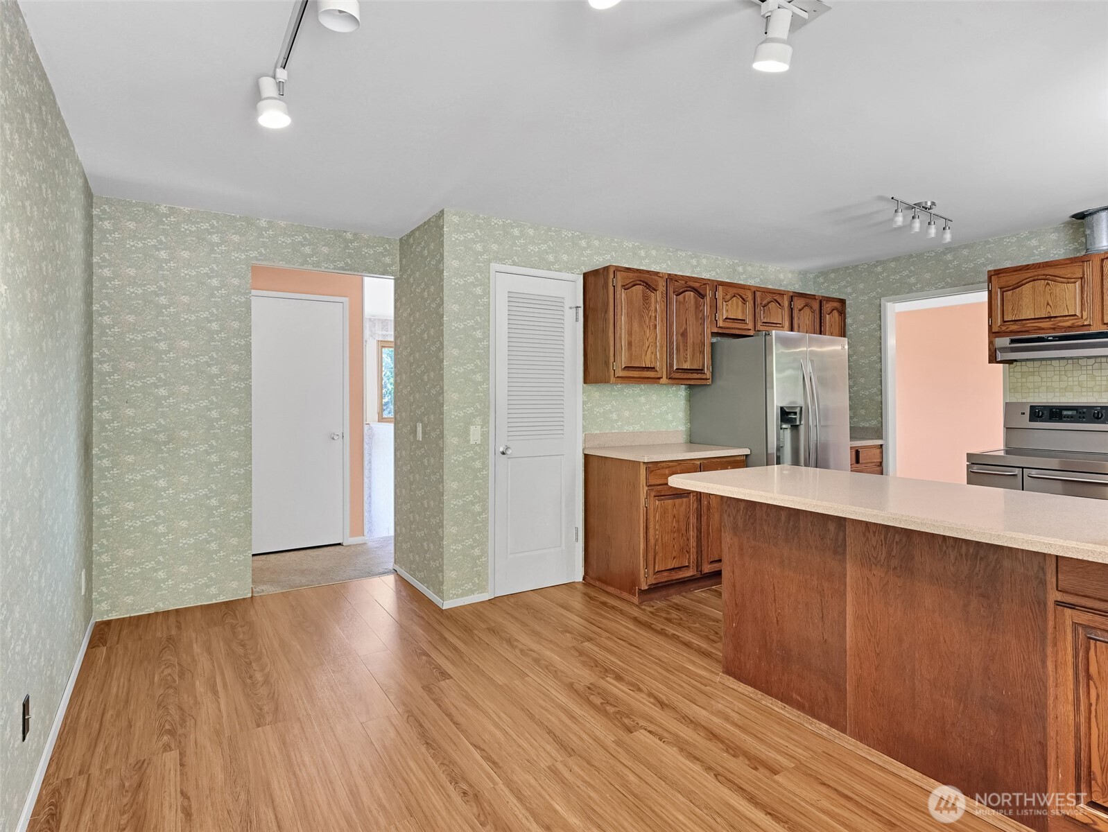 455 Seneca Avenue NW