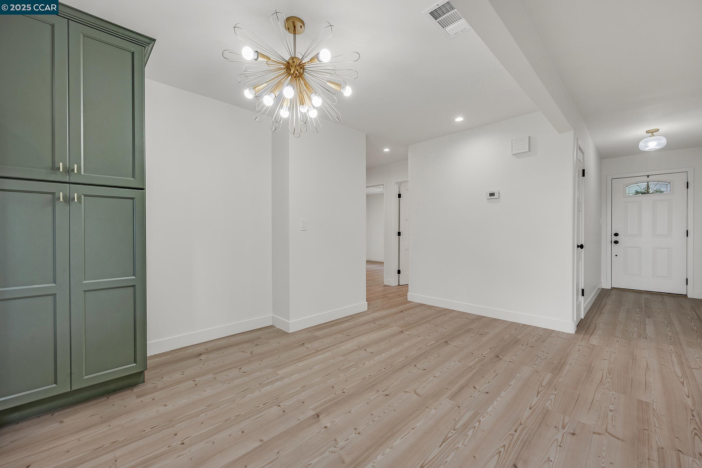1952 Montclair Court