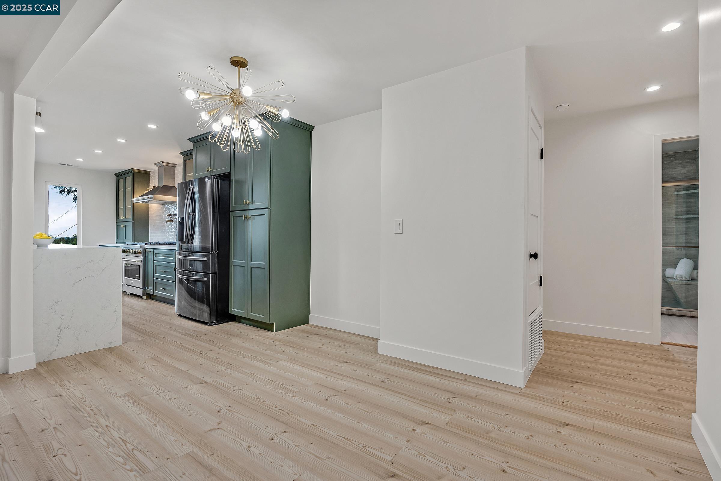 1952 Montclair Court
