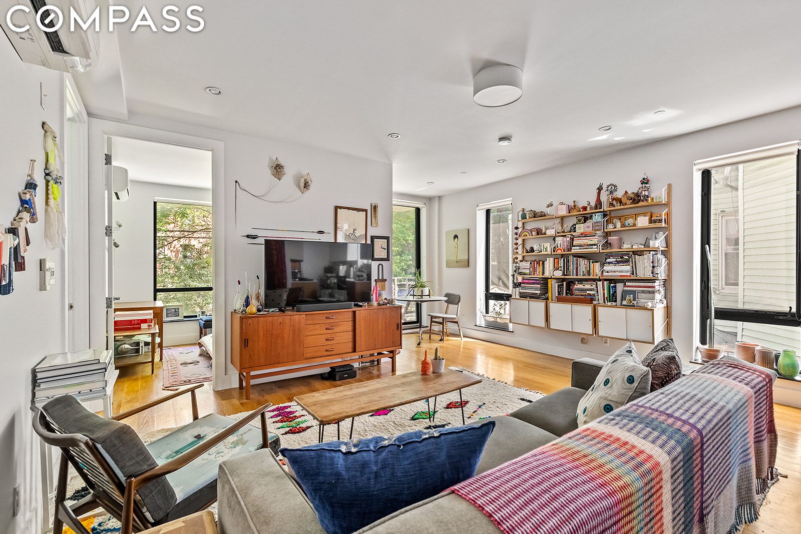 209 Quincy Street 2R