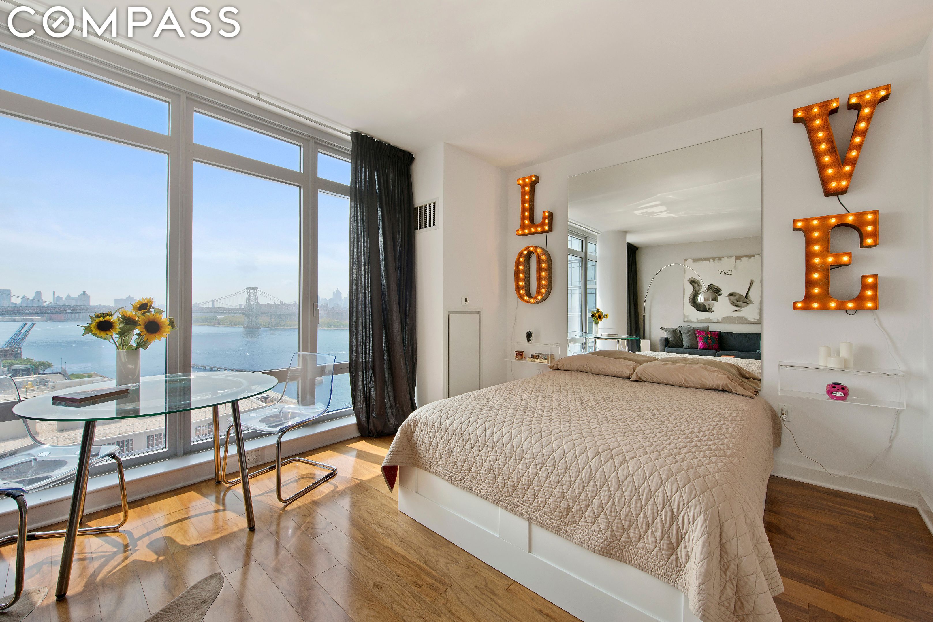 2 Northside Piers 14D