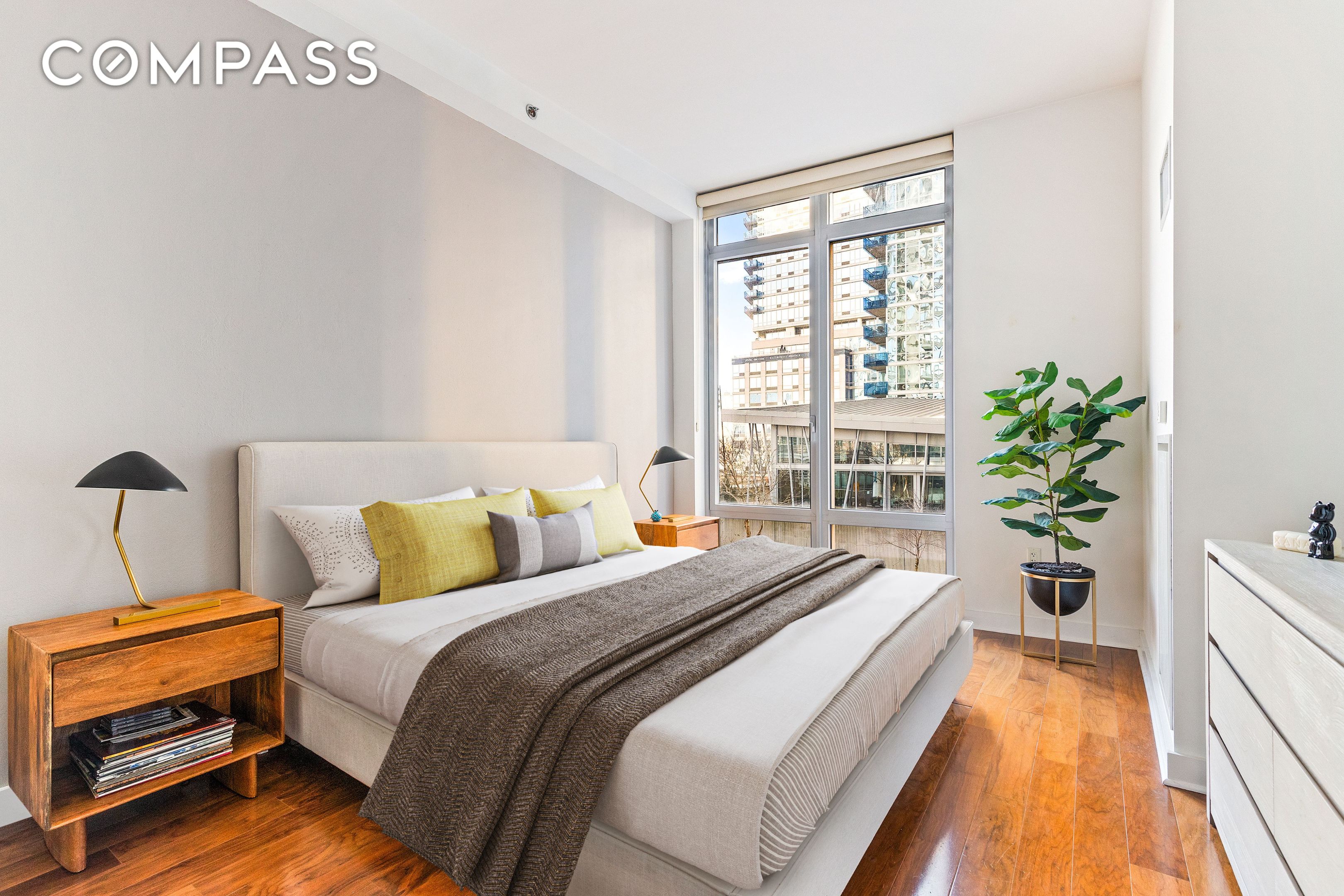 2 Northside Piers 2U