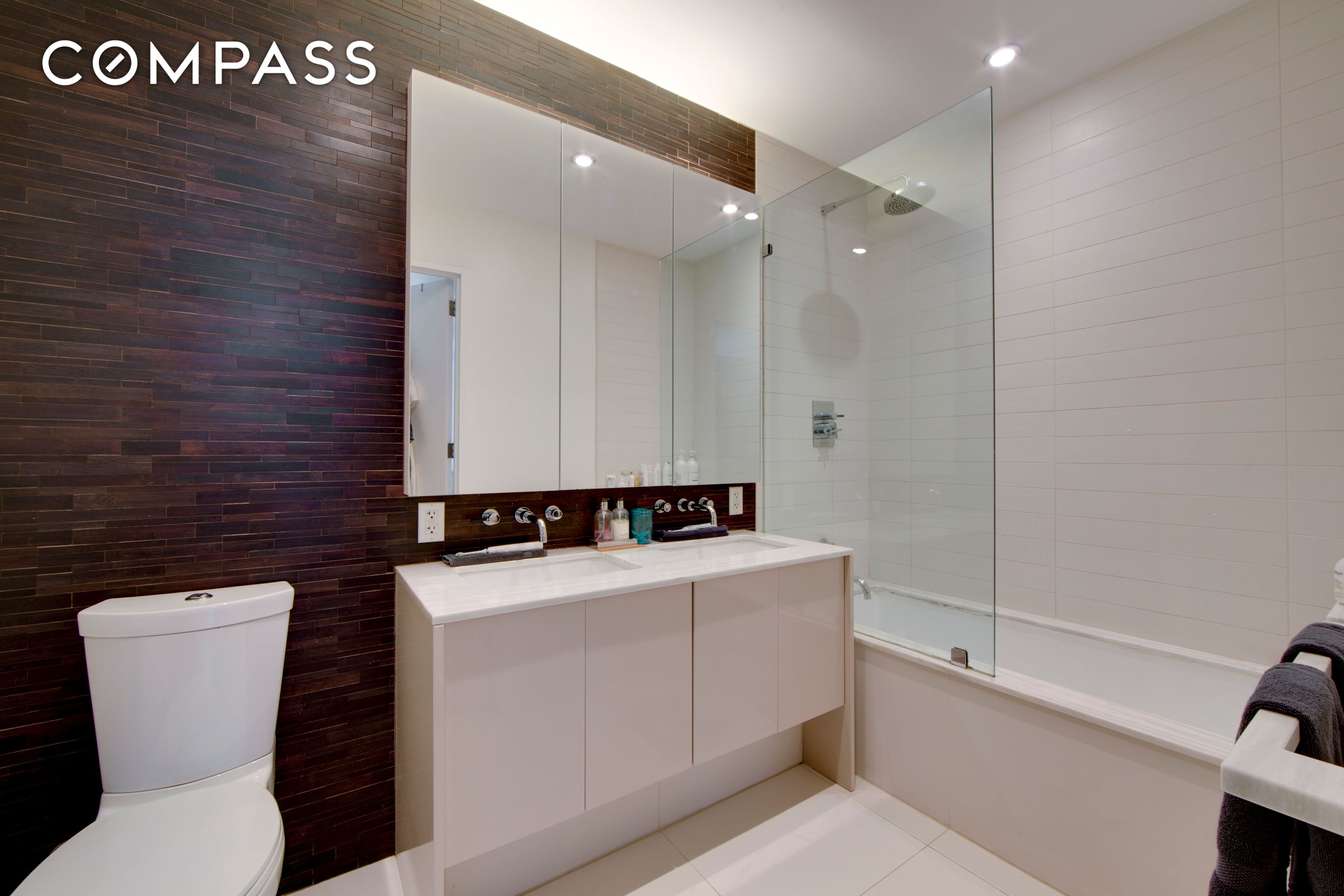 2 Northside Piers 2U