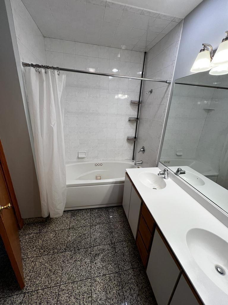 3205 N Leavitt Street Unit: 3