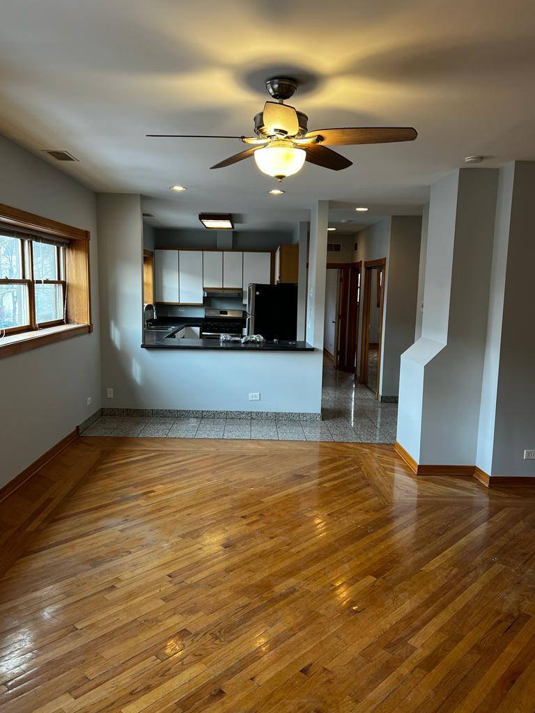 3205 N Leavitt Street Unit: 3