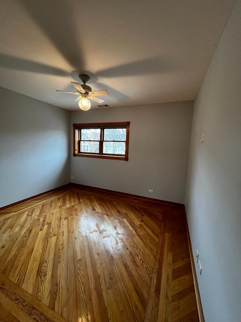 3205 N Leavitt Street Unit: 3