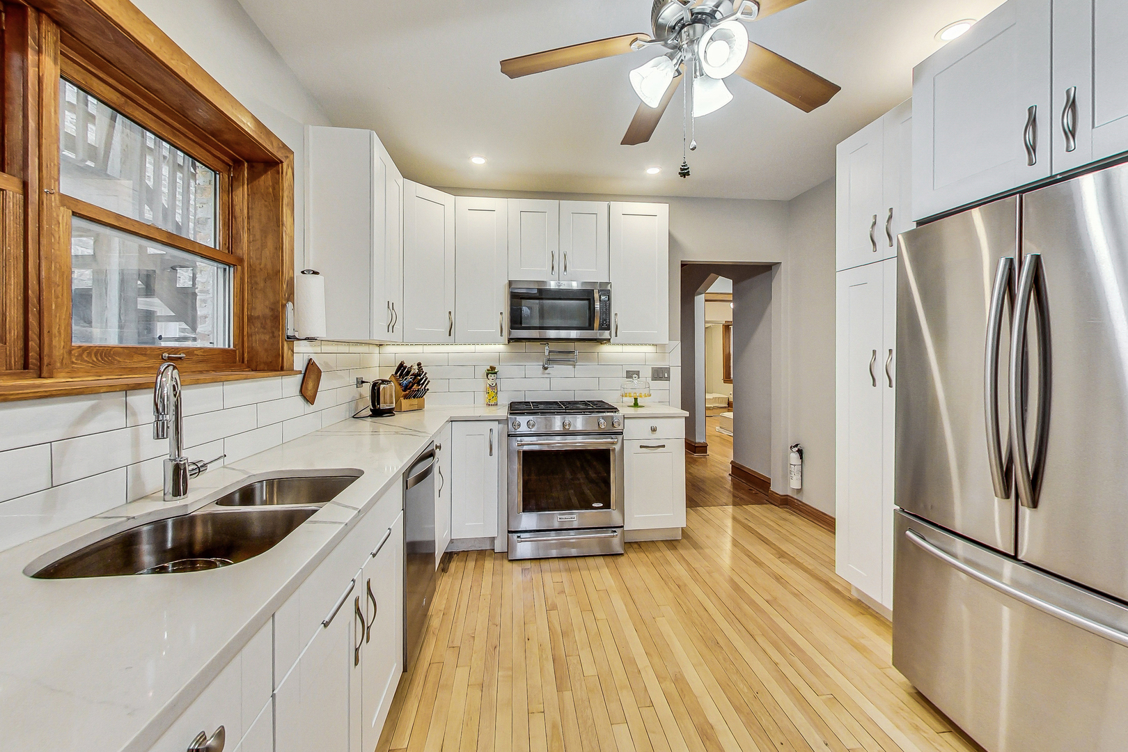 3354 N Lawndale Avenue