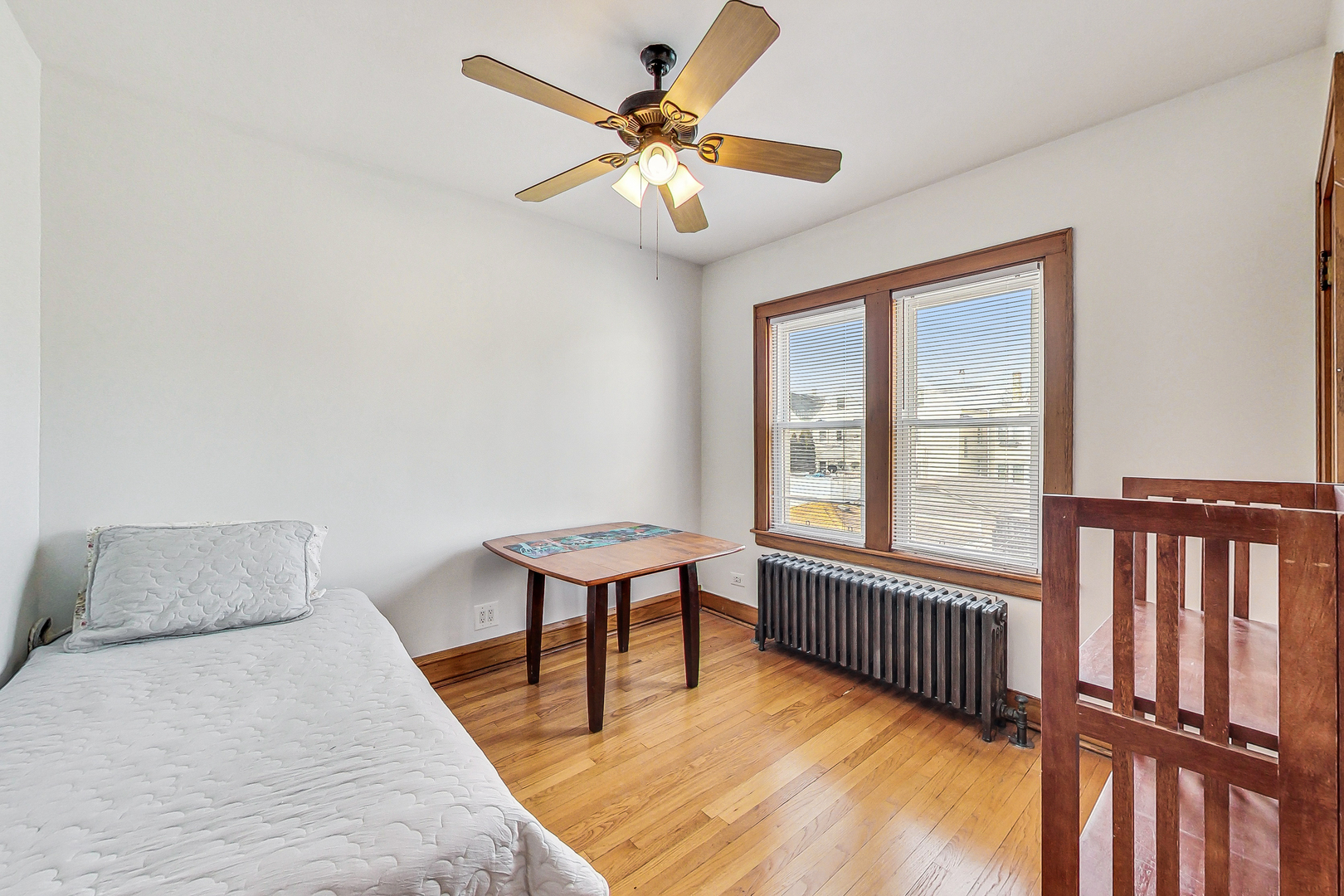 3354 N Lawndale Avenue