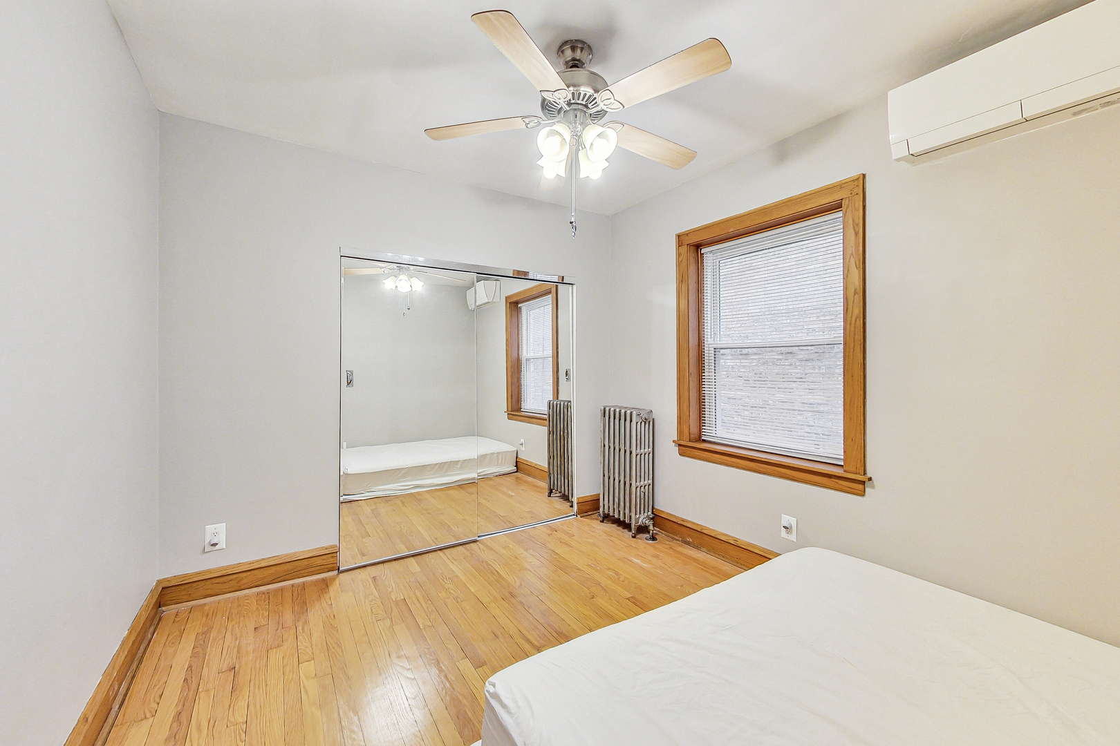 3354 N Lawndale Avenue