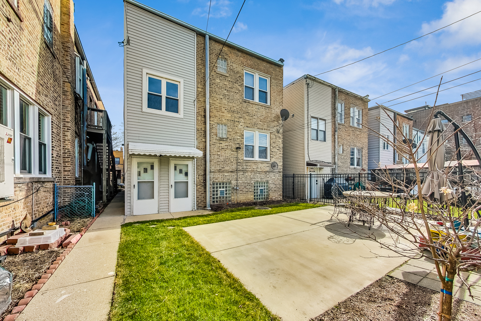 3354 N Lawndale Avenue