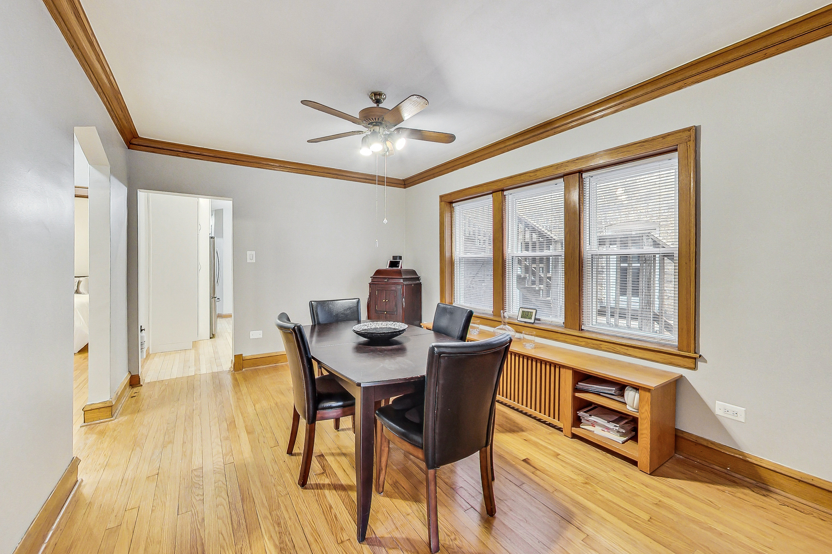 3354 N Lawndale Avenue