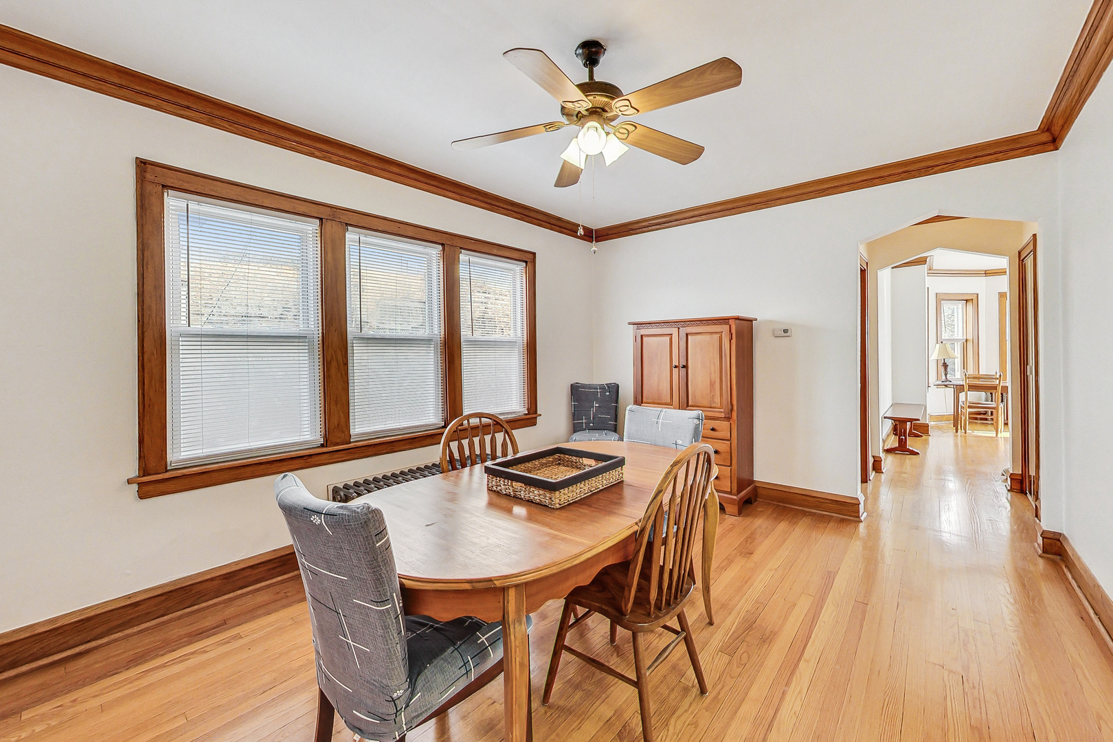 3354 N Lawndale Avenue