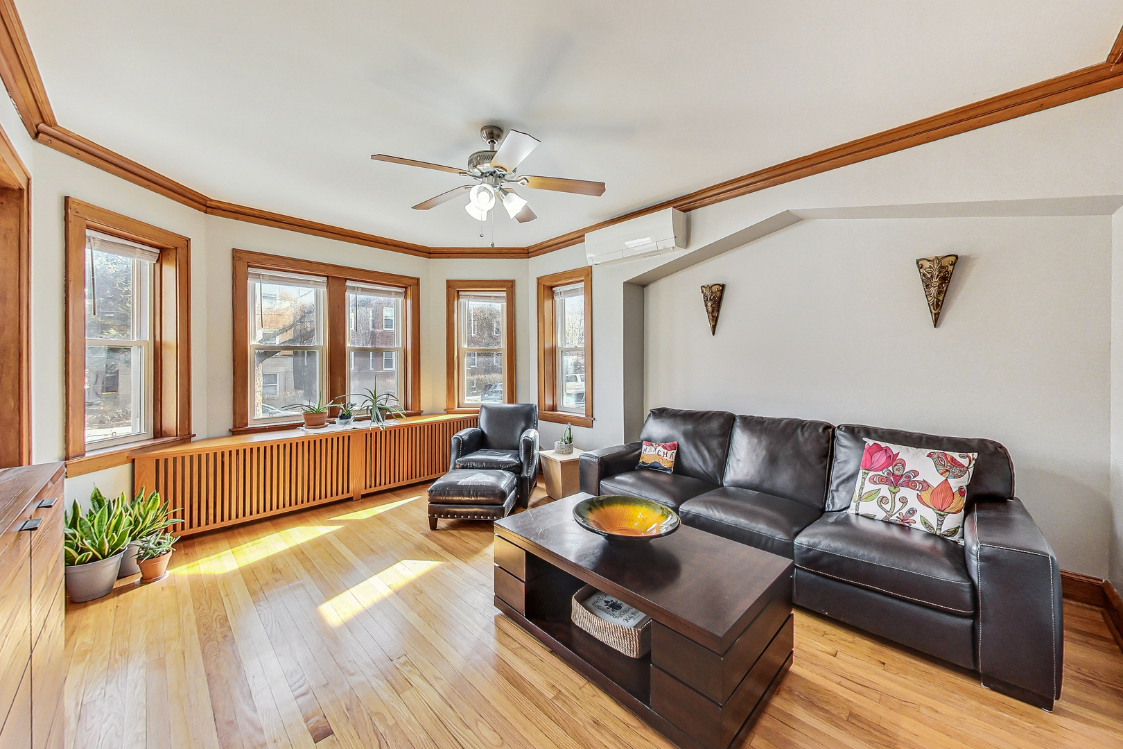 3354 N Lawndale Avenue