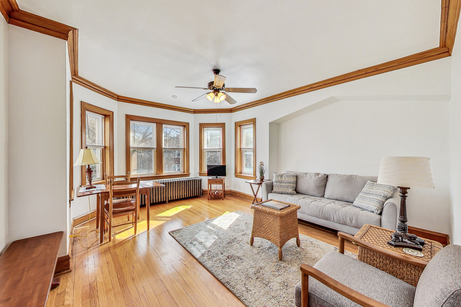 3354 N Lawndale Avenue